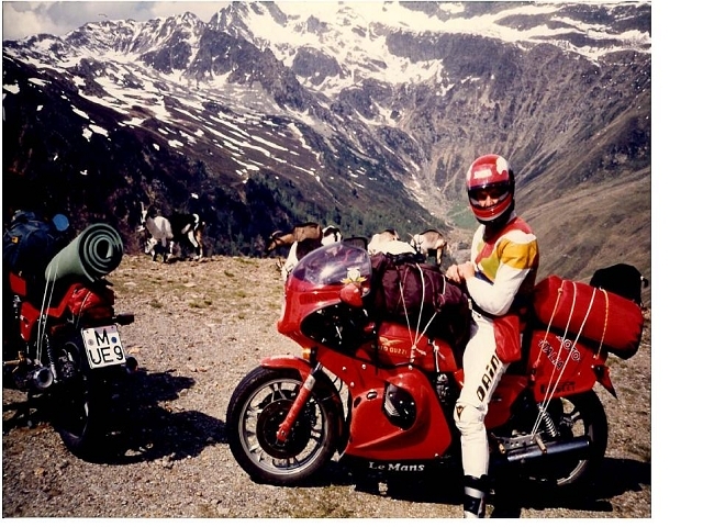 Luc.-MotoGuzziLeMans3.JPG